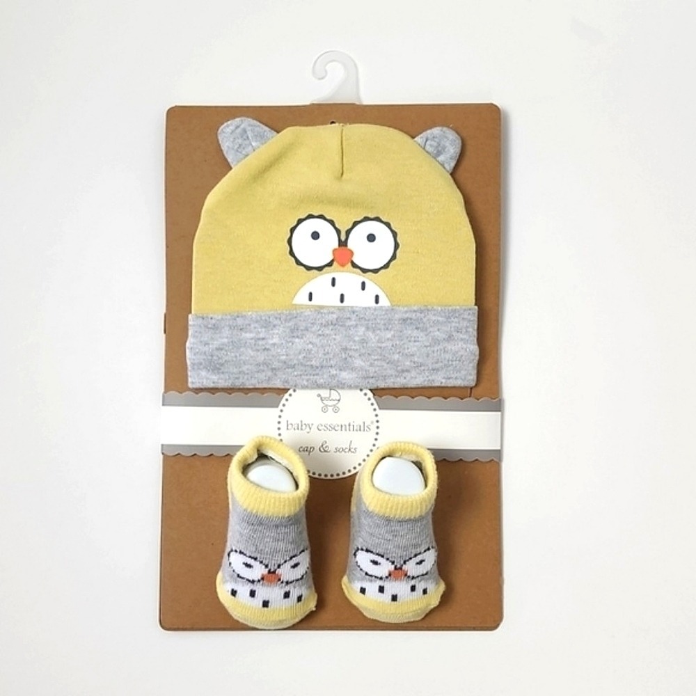 NWT Baby Essentials Owl Beanie Hat & Socks Set Yellow Grey 0-6 Months